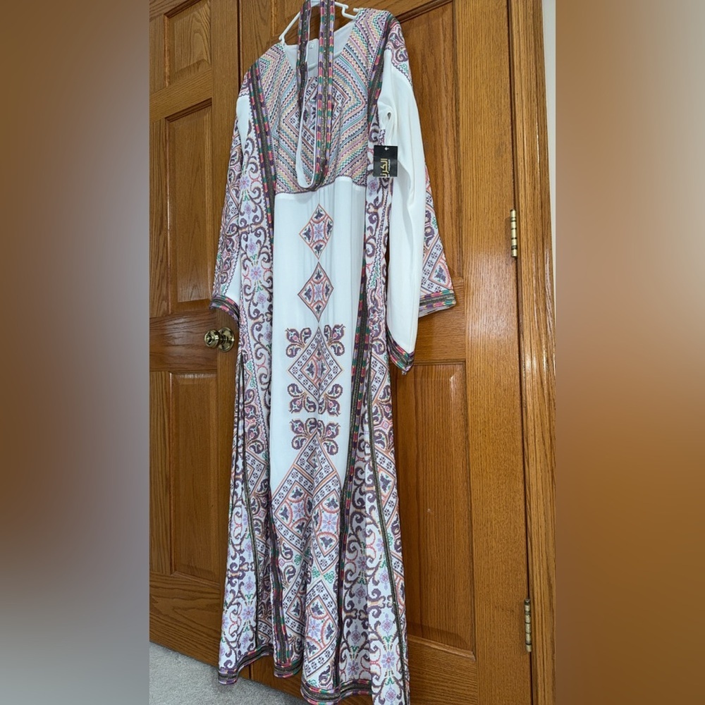 Palestinian Thobe White Purple Lilac Plus Size 5 / 2X Embroidered Formal Gown - Picture 4 of 16